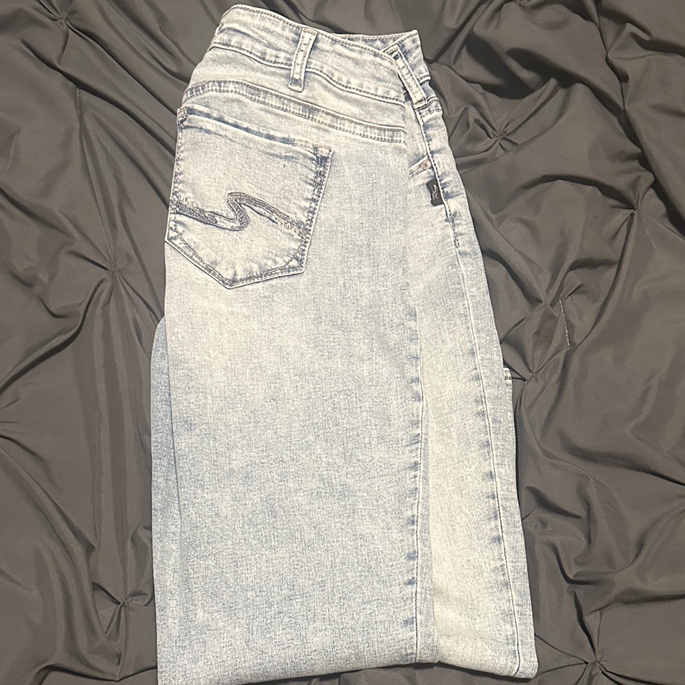 Silver Jeans Light wash Elyse capris